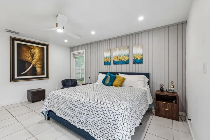 33-web-or-mls-SW 72nd Ave-S2208-033