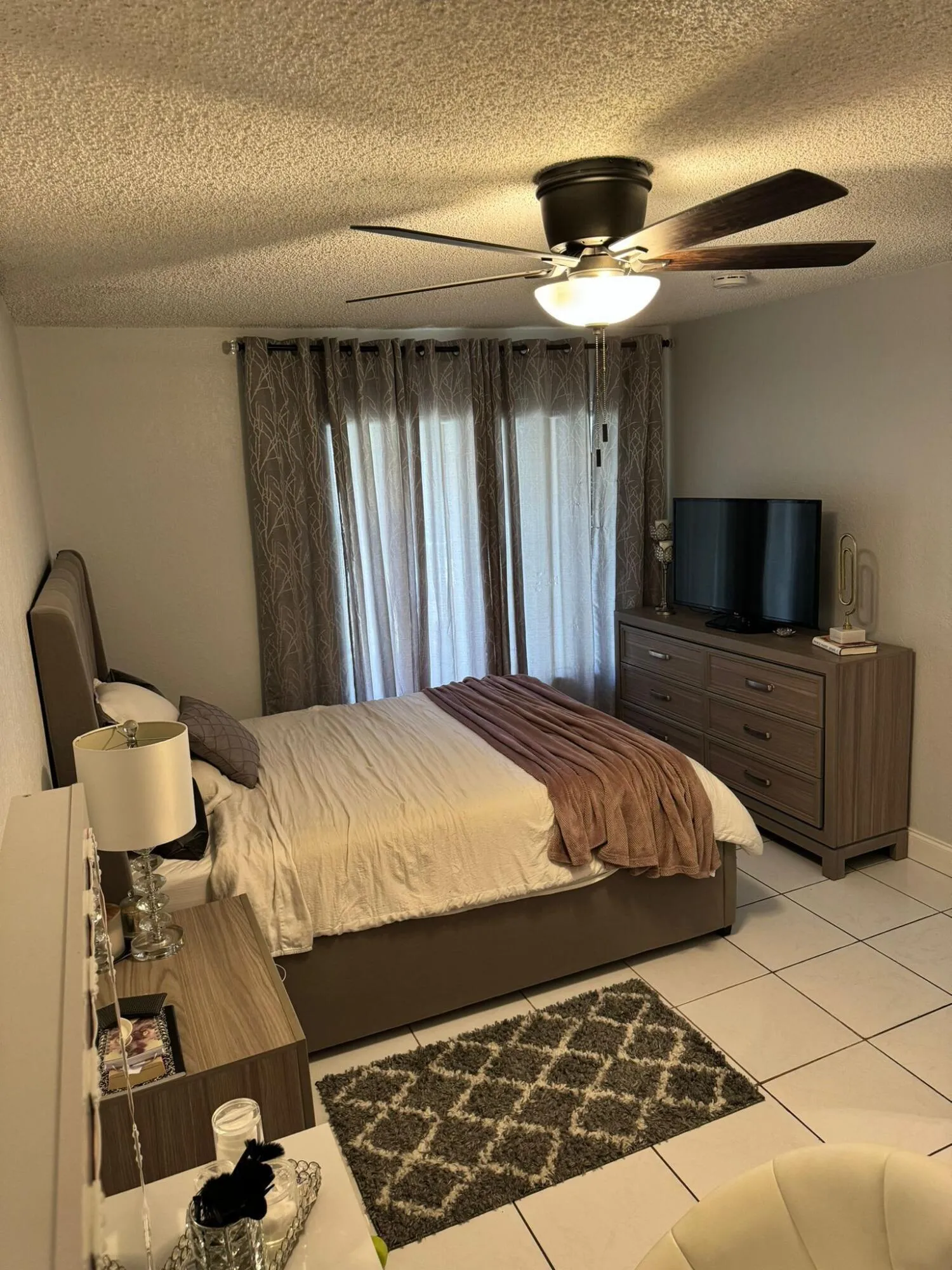 Main bedroom1.