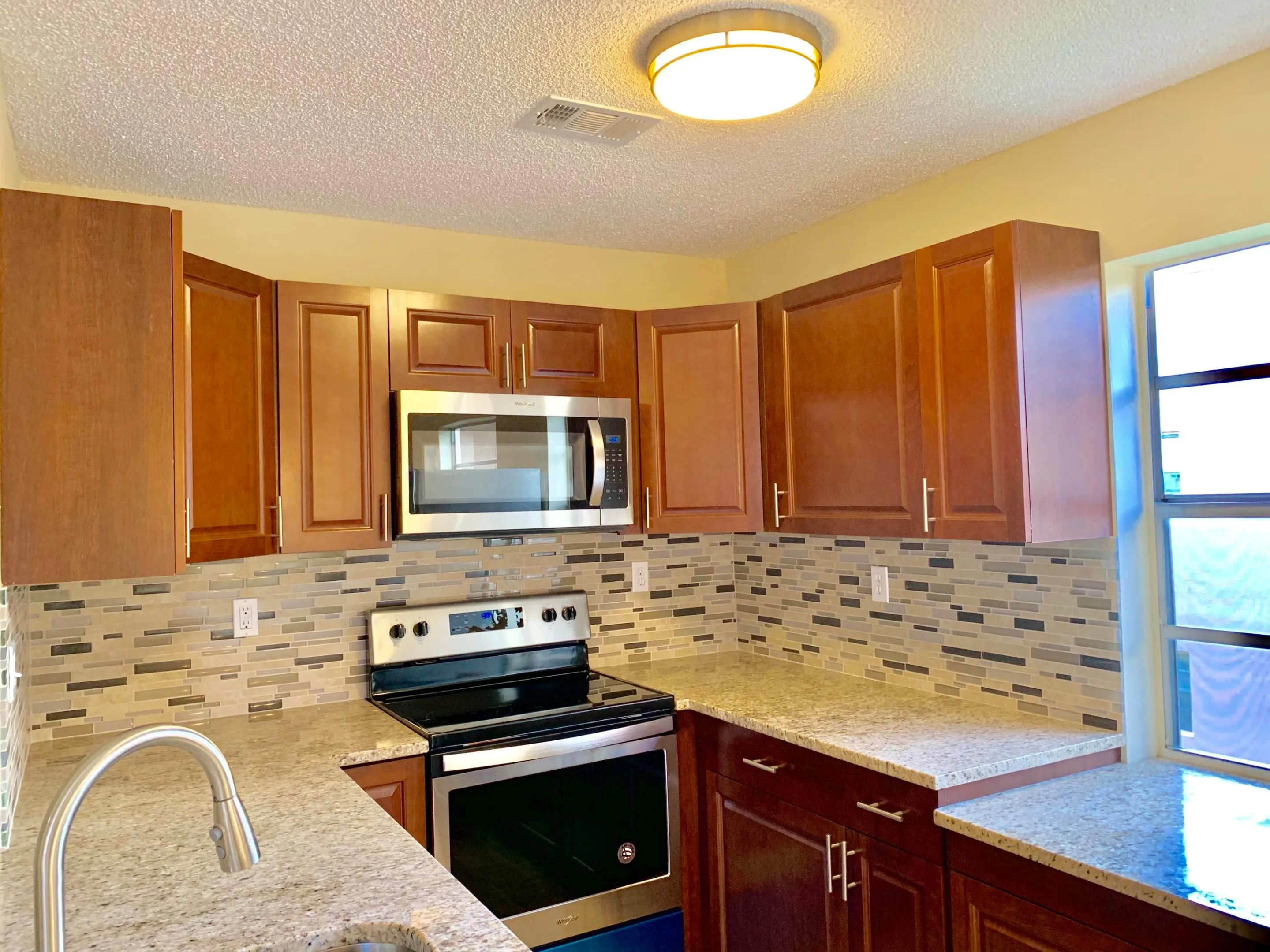 Kitchen - Granite Counters