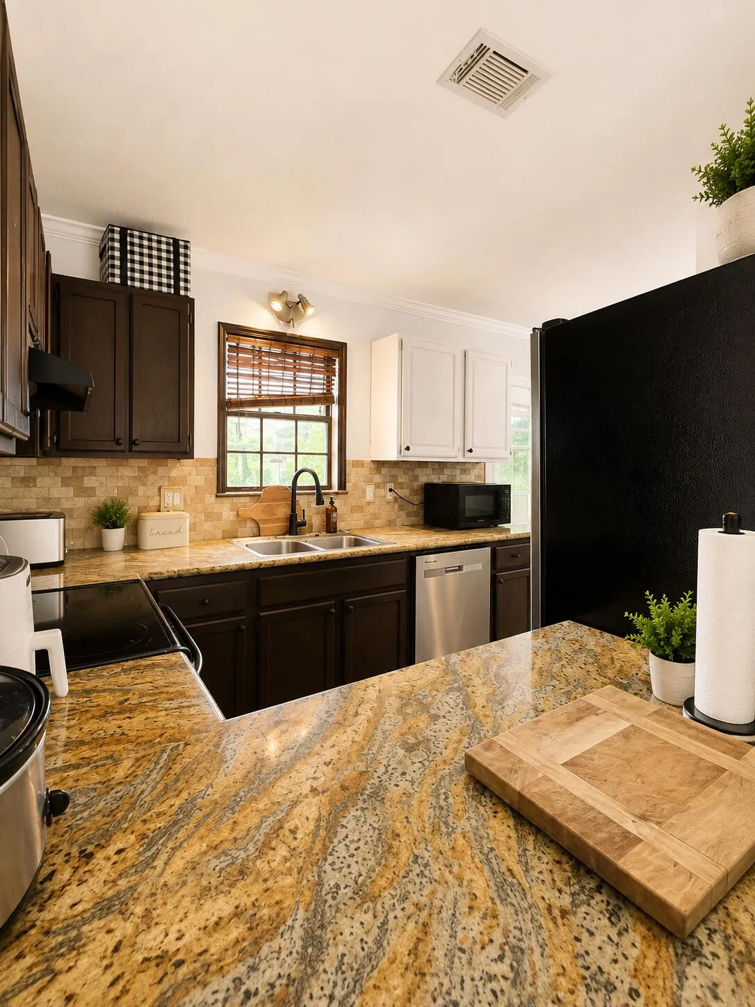 Kitchen Side