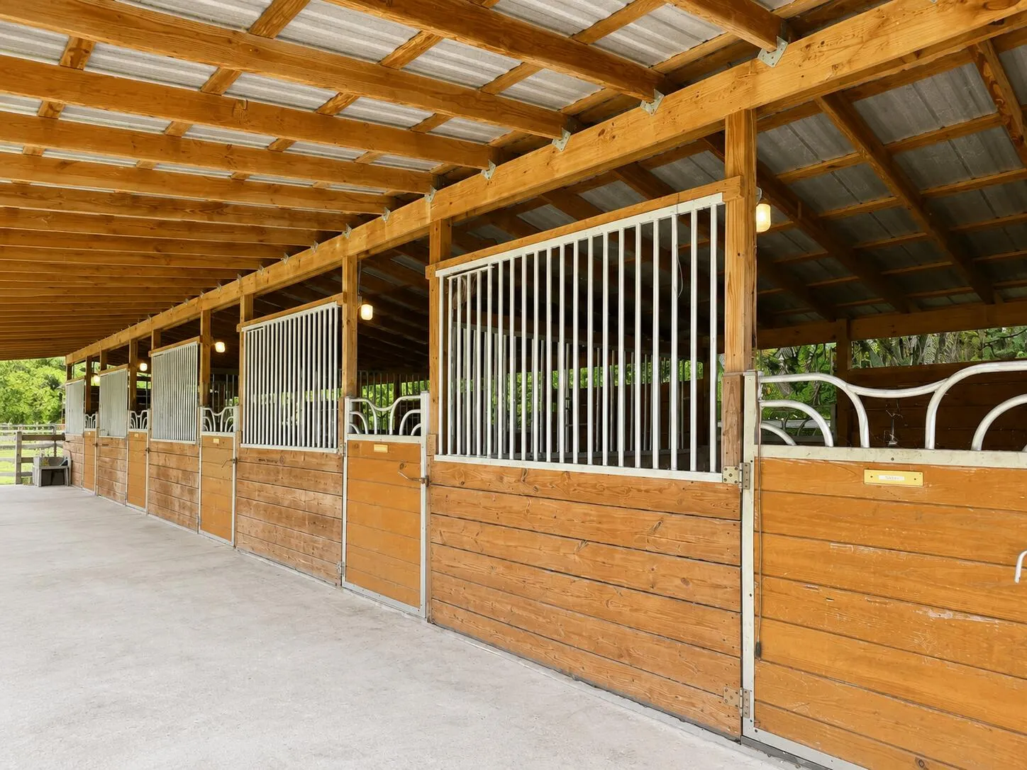 Barn 1 Covered Isle