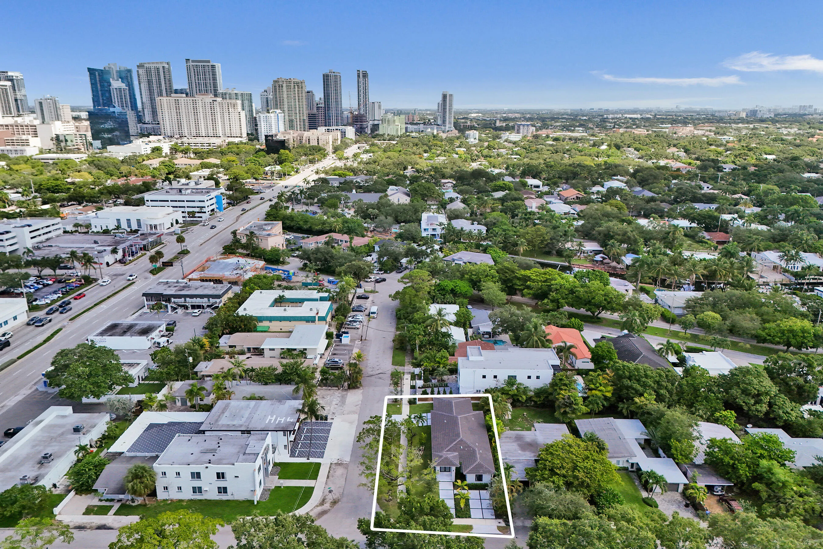 Minutes to Downtown Ft Lauderdale!