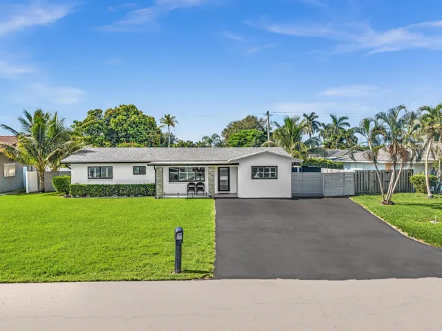 Single-story residence