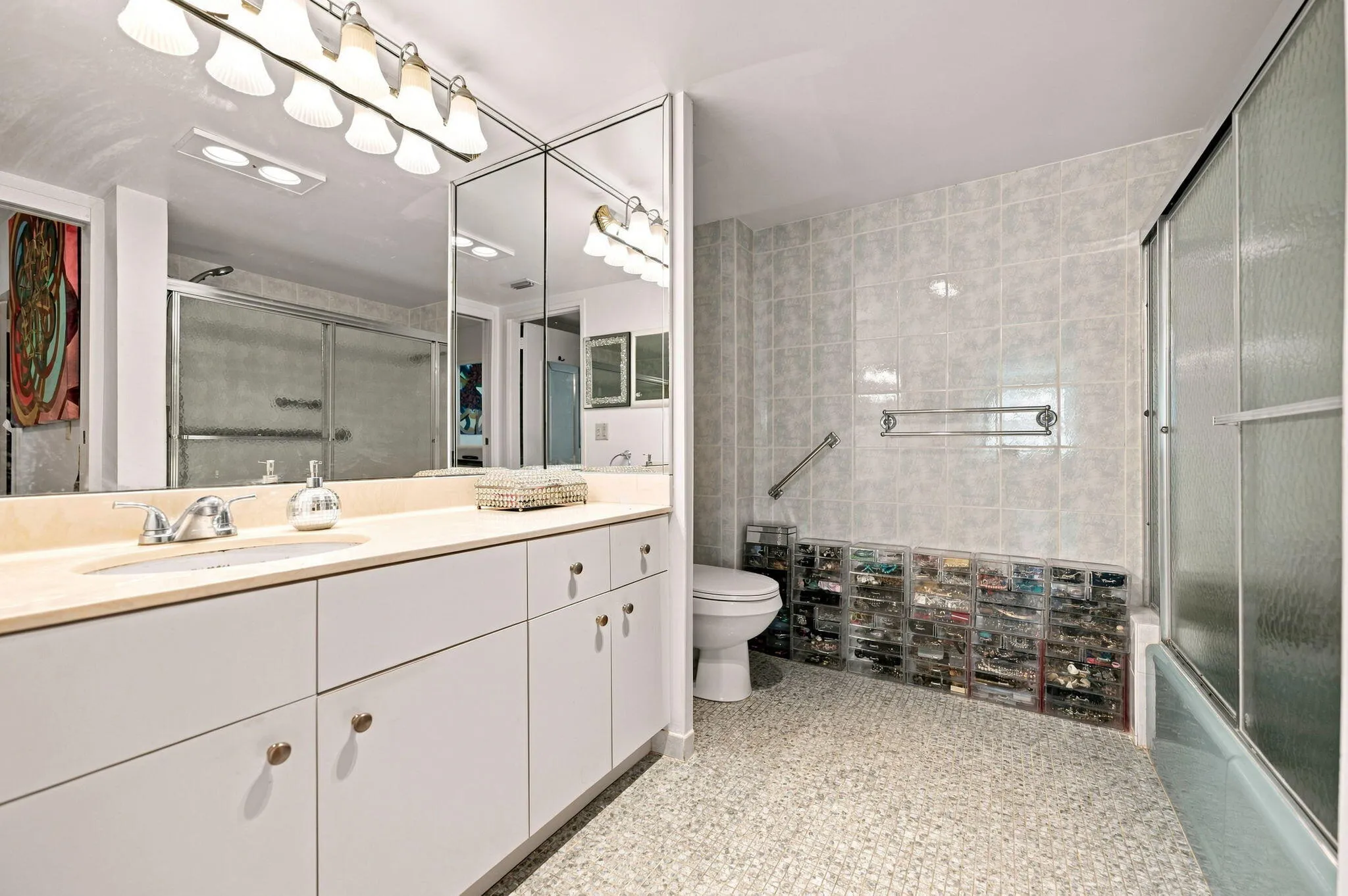 Main bathroom