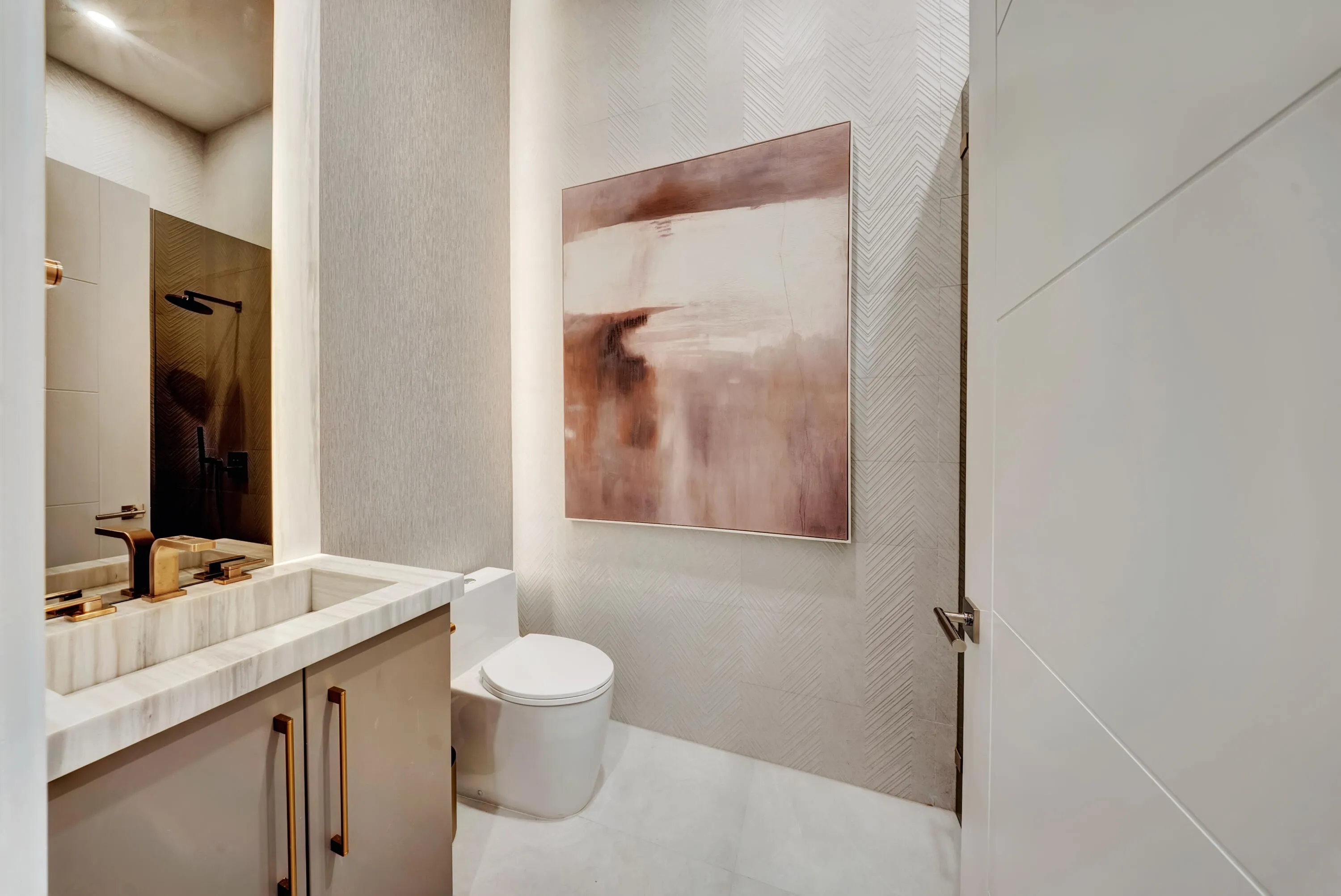 Main floor full bath