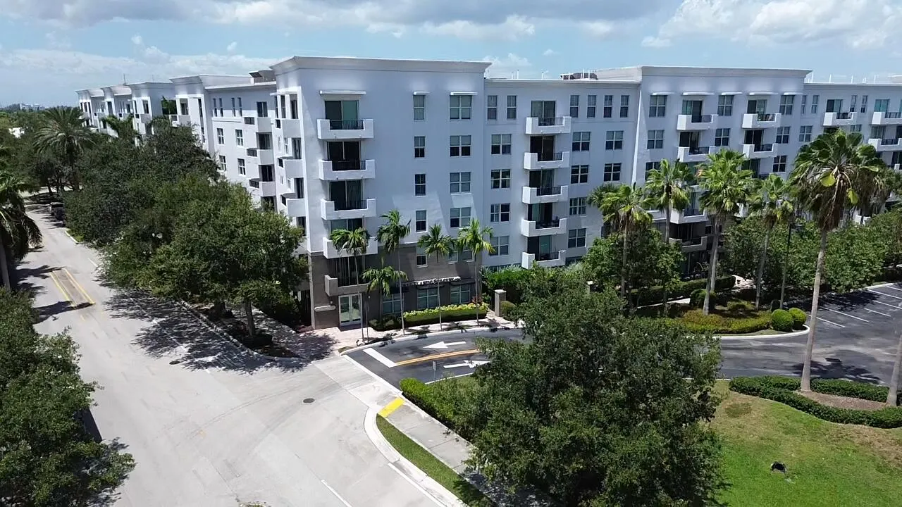 Picture of Building Facing west
