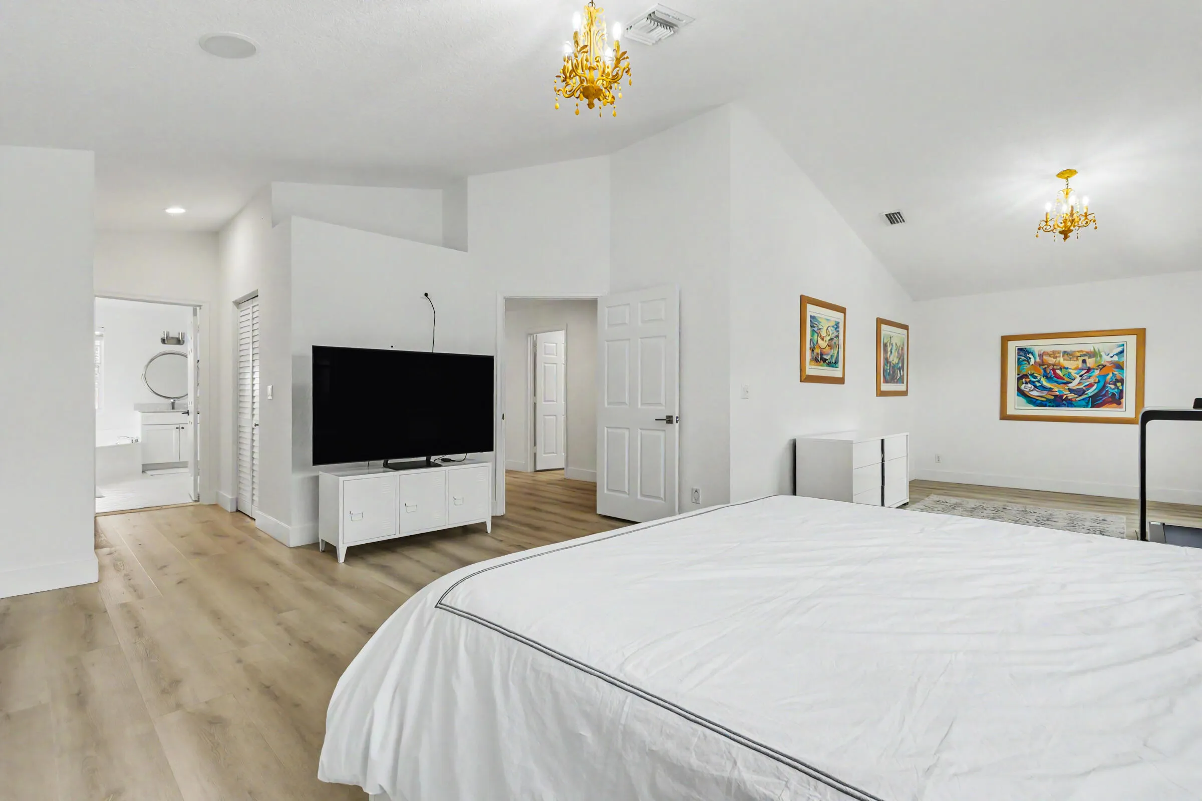 Primary Bedroom3
