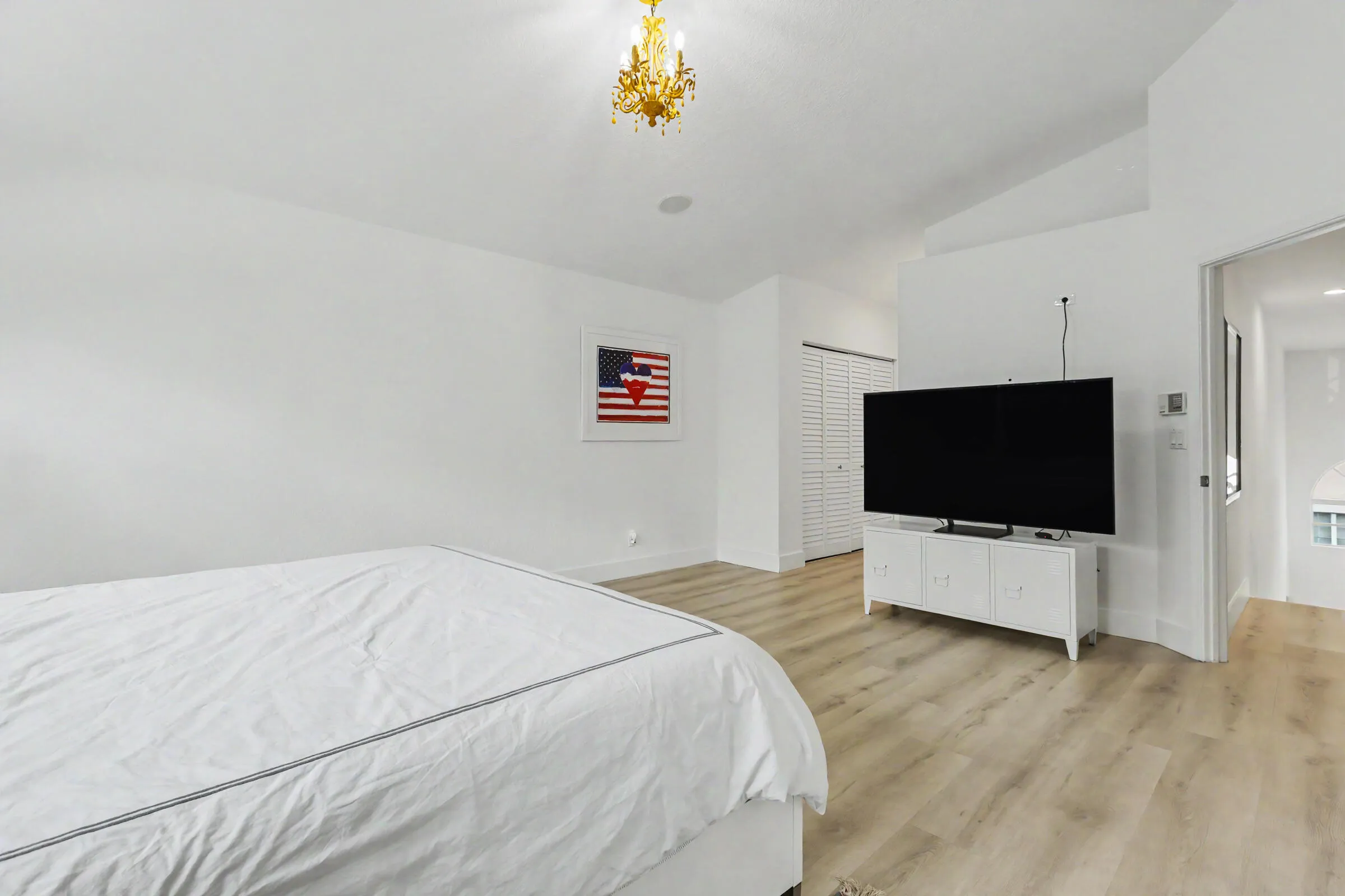 Primary Bedroom4