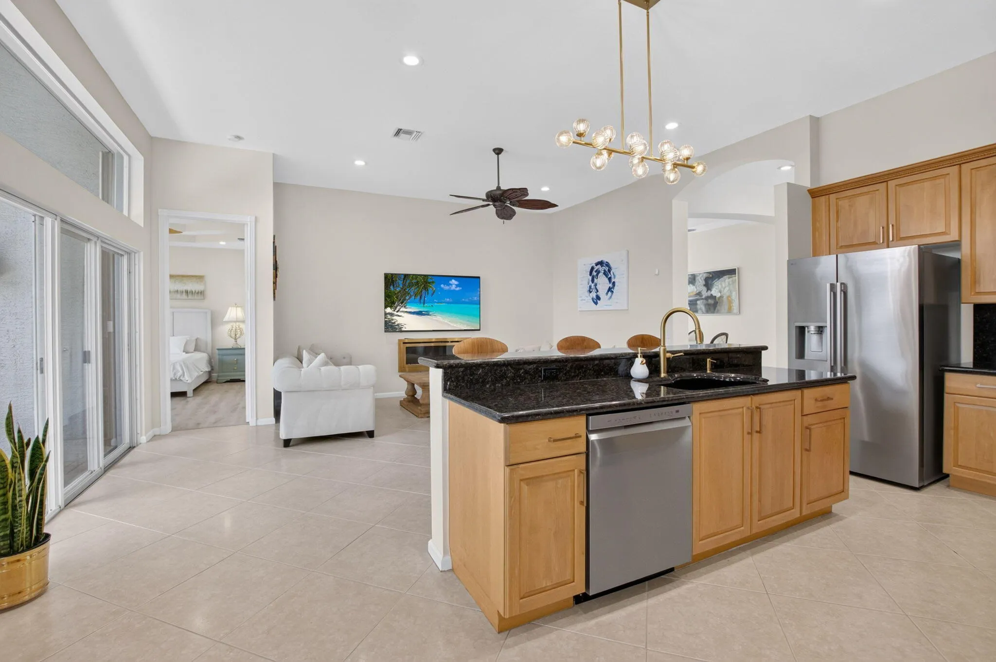 KITCHEN/FAMILY ROOM