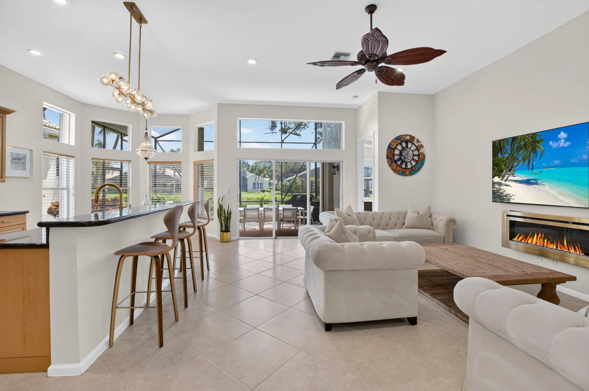 KITCHEN/FAMILY ROOM