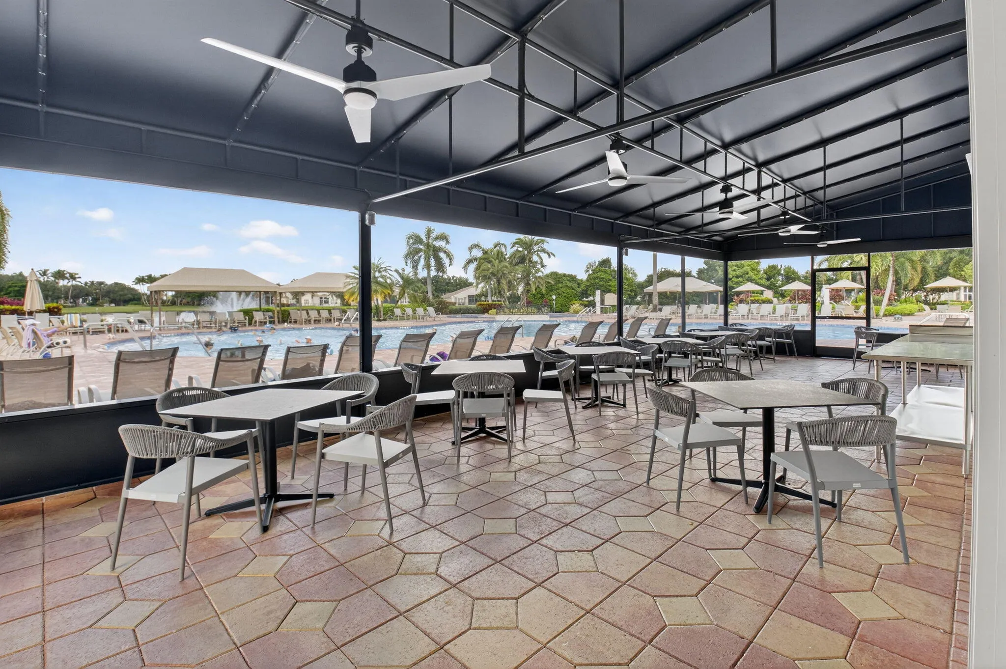 CAFE-OUTDOOR DINING
