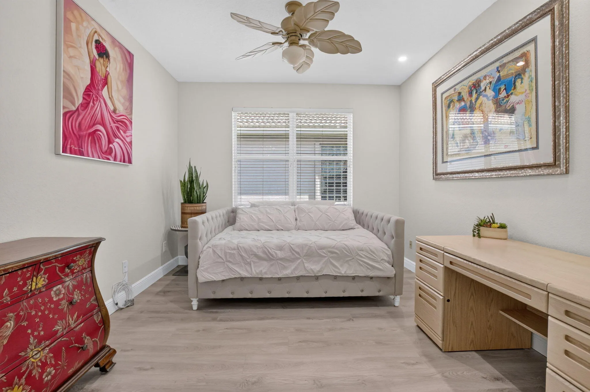 OFFICE/DEN/3RD BEDROOM