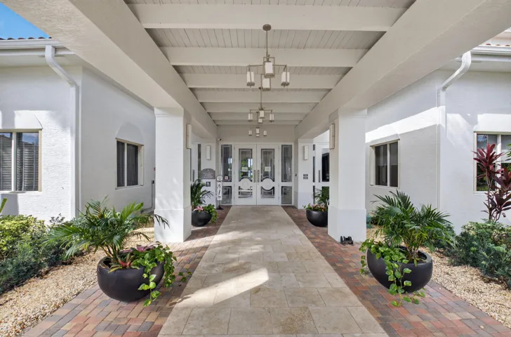 CLUBHOUSE ENTRANCE