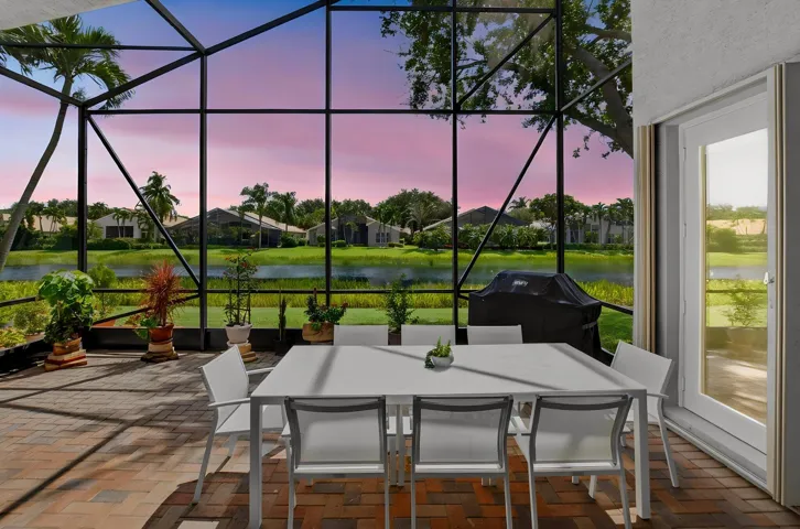 COVERED/SCREENED-IN/EXTENDED LANAI