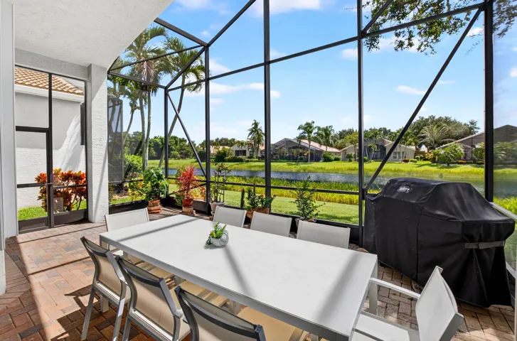 COVERED/SCREENED-IN /EXTENDED LANAI