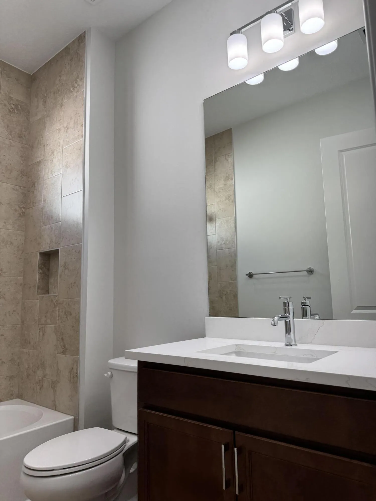 Guest Bath Pic 22
