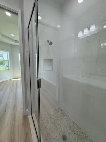 Master Bath Pic 30
