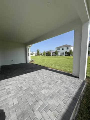 Back House Pic 7