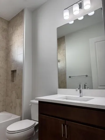 Guest Bath Pic 22