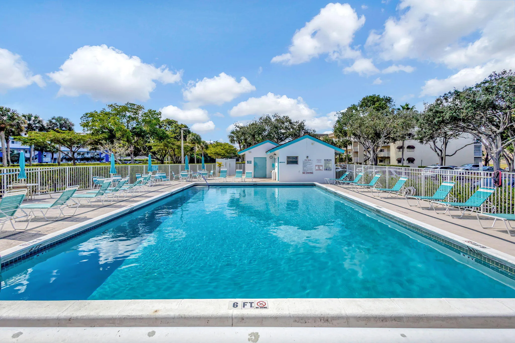 4721 Lucerne Pointe Pool