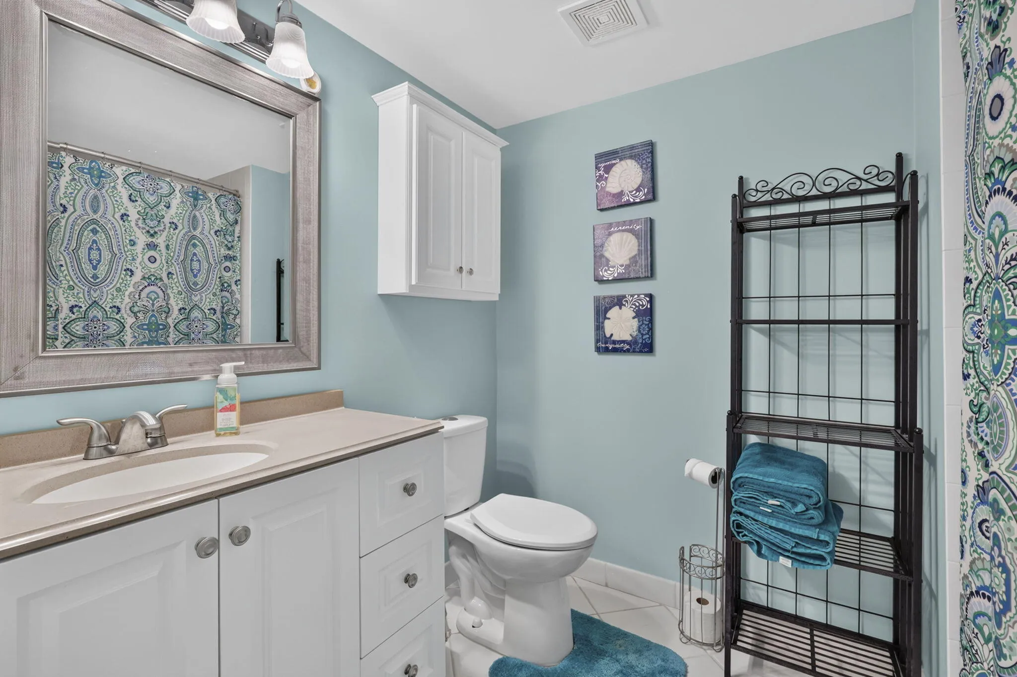 4721 Guest Bath