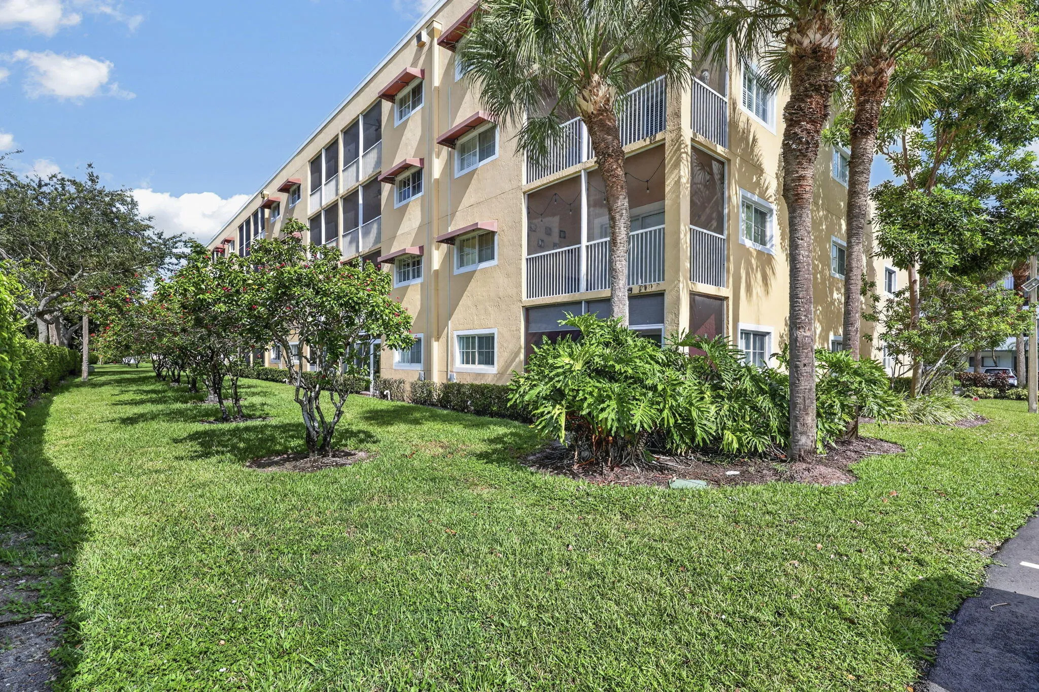 4721 Rear of Building