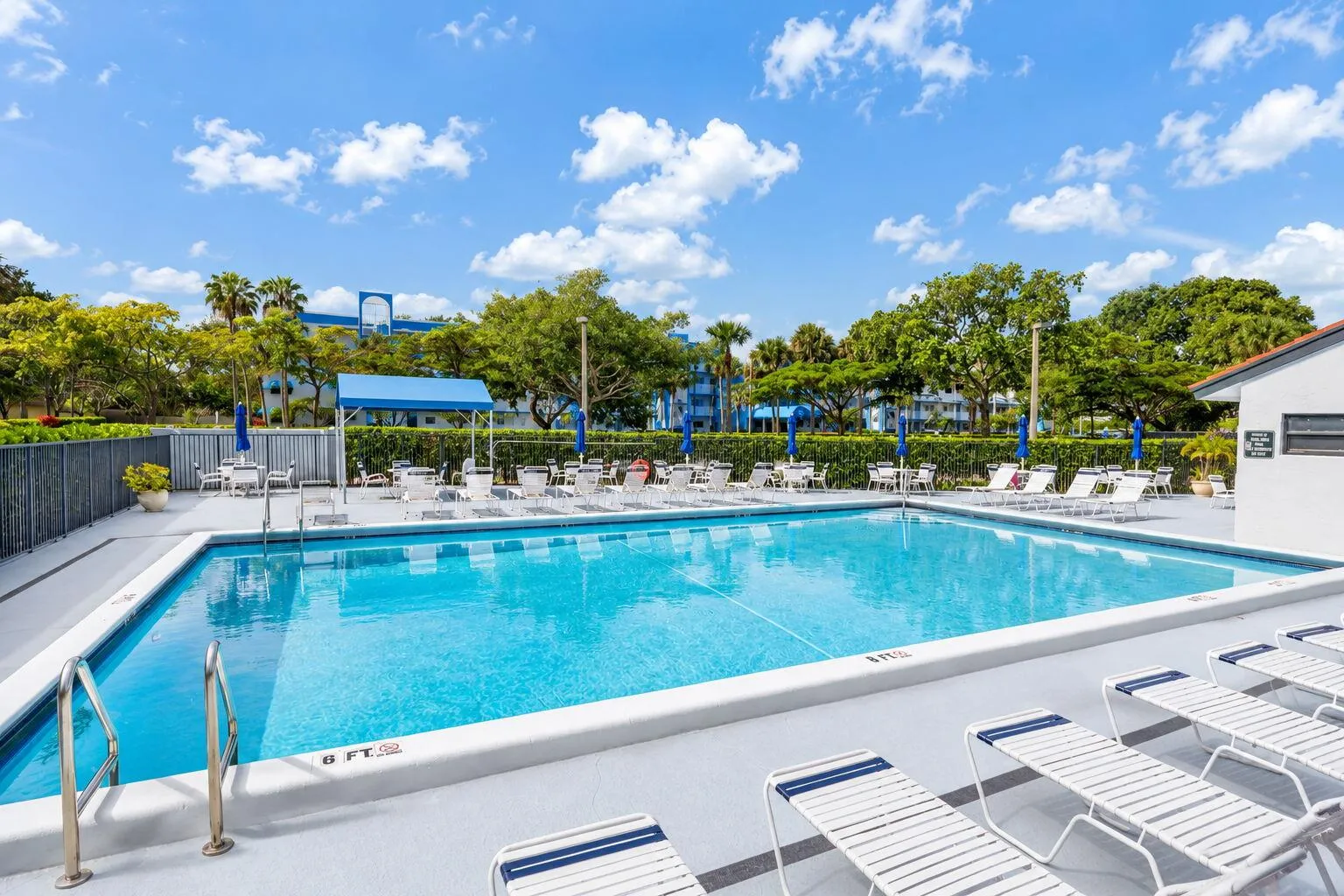 4721 Lucerne Point Pool
