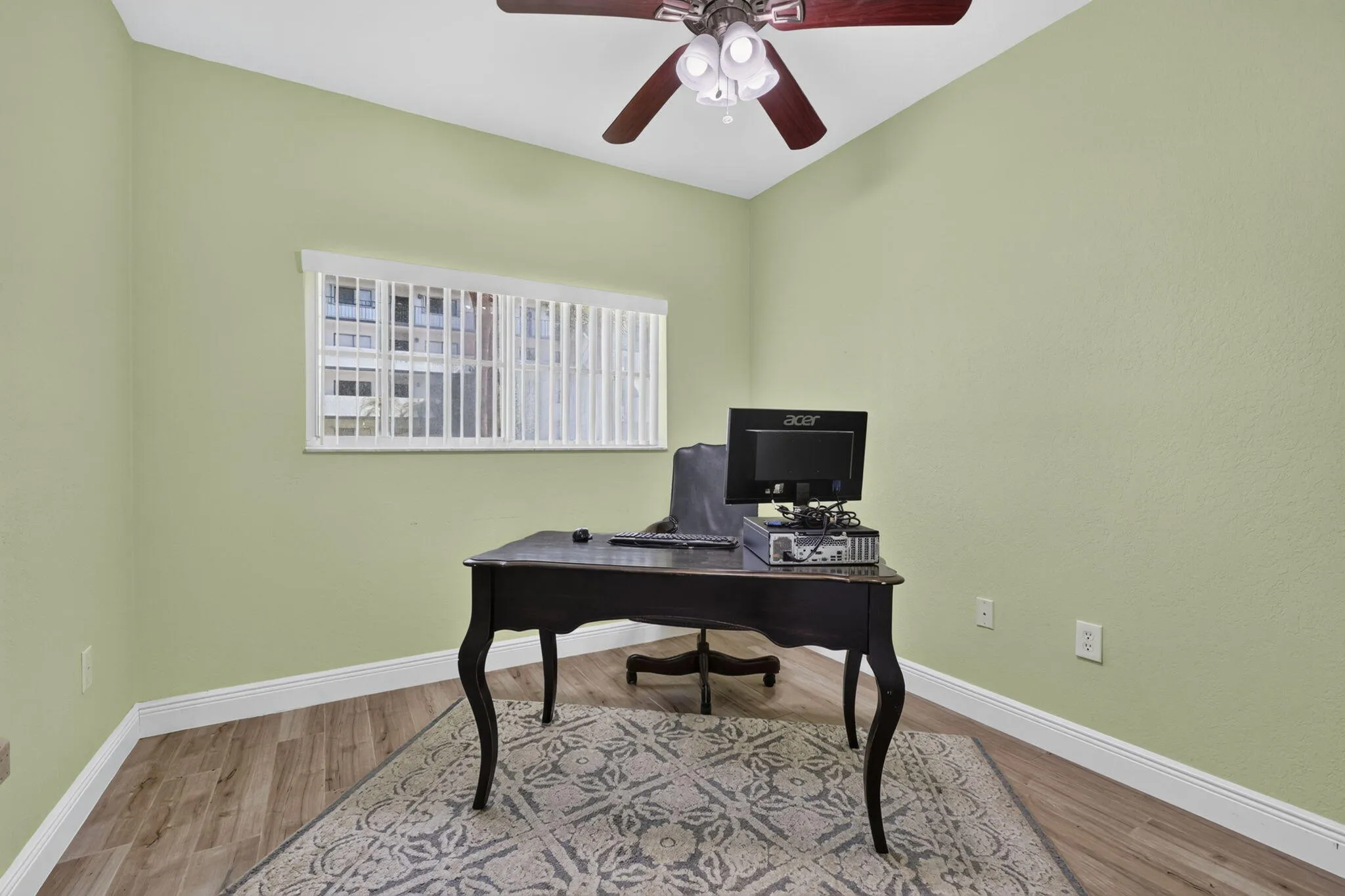 4721 Den/Office