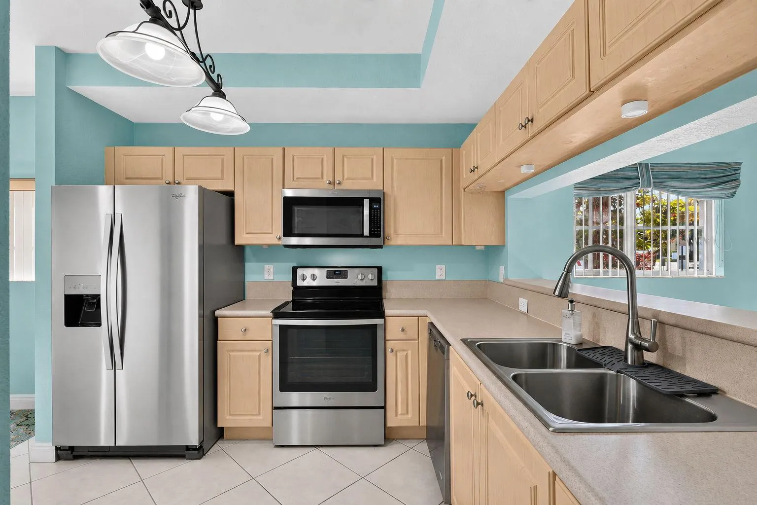 4721 Kitchen