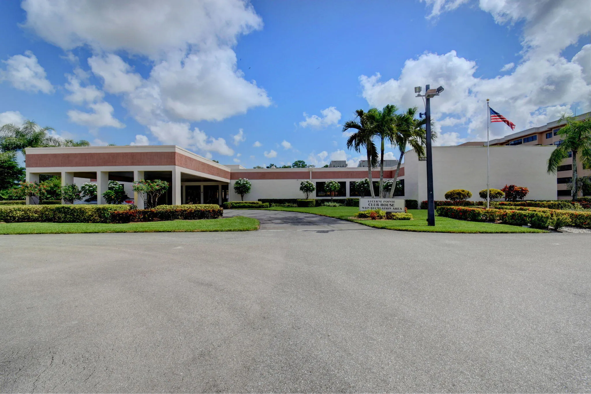 4721 Lucerne Lakes Clubhouse