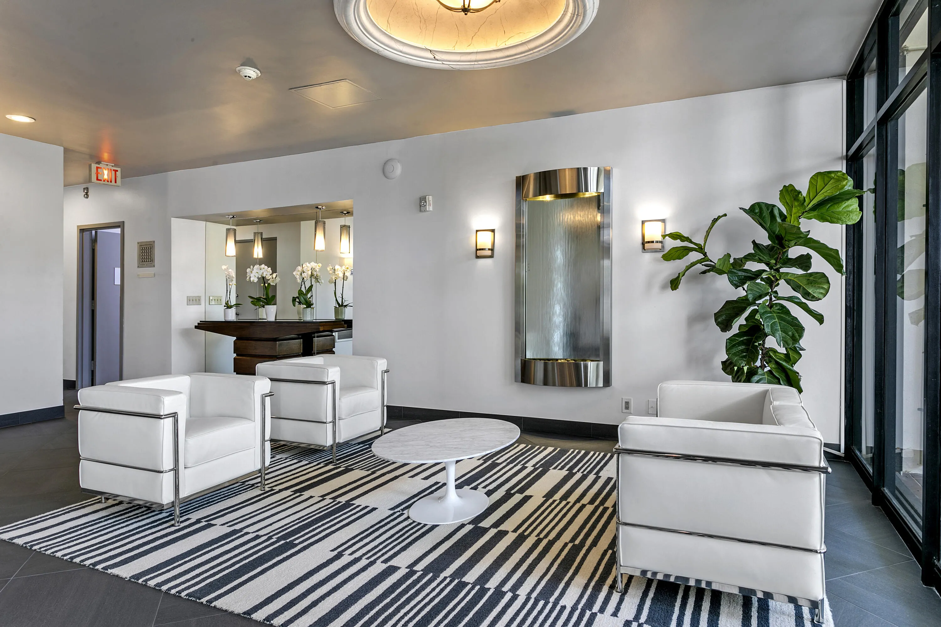 Lincoln_lobby_01