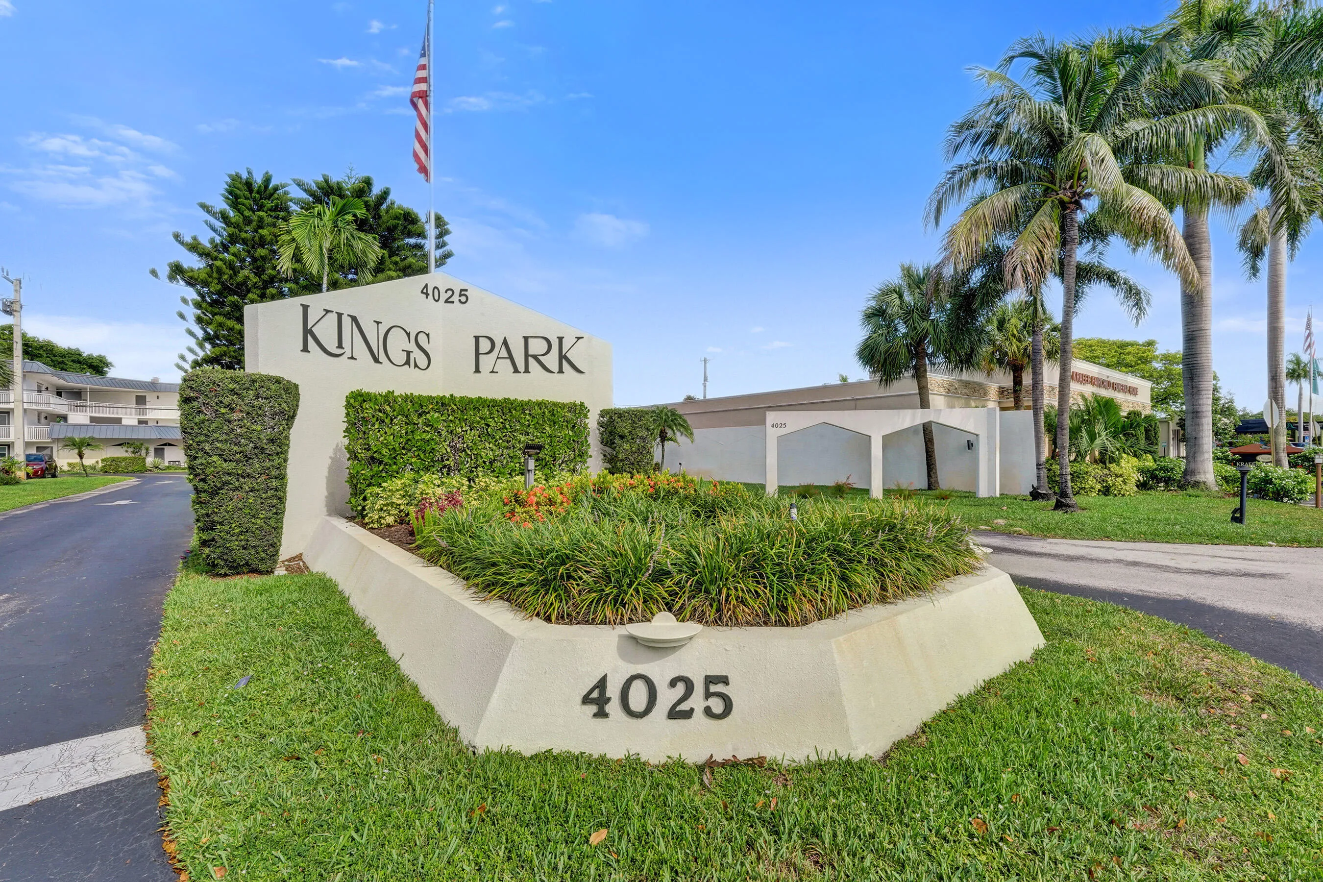 Kings Park is spread over 5 acres, just 10 minutes from the beach