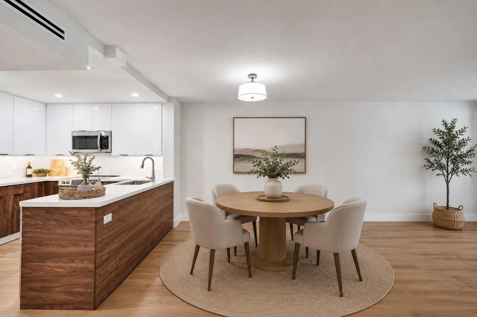 Dining area - Virtual staging