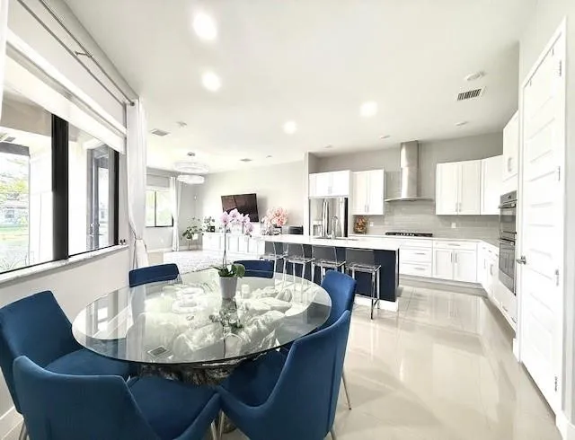 Breakfast Nook