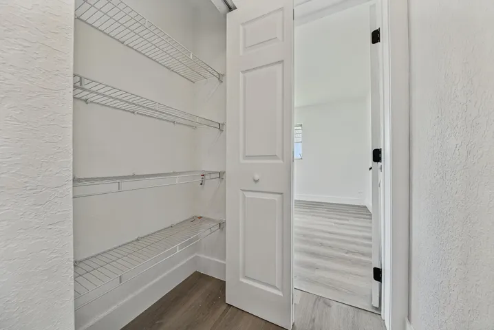 Walk-in Closet