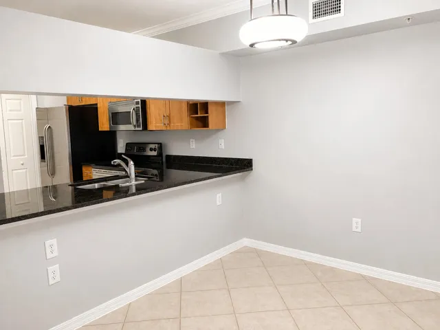 6521 Emerald Dunes Drive 206