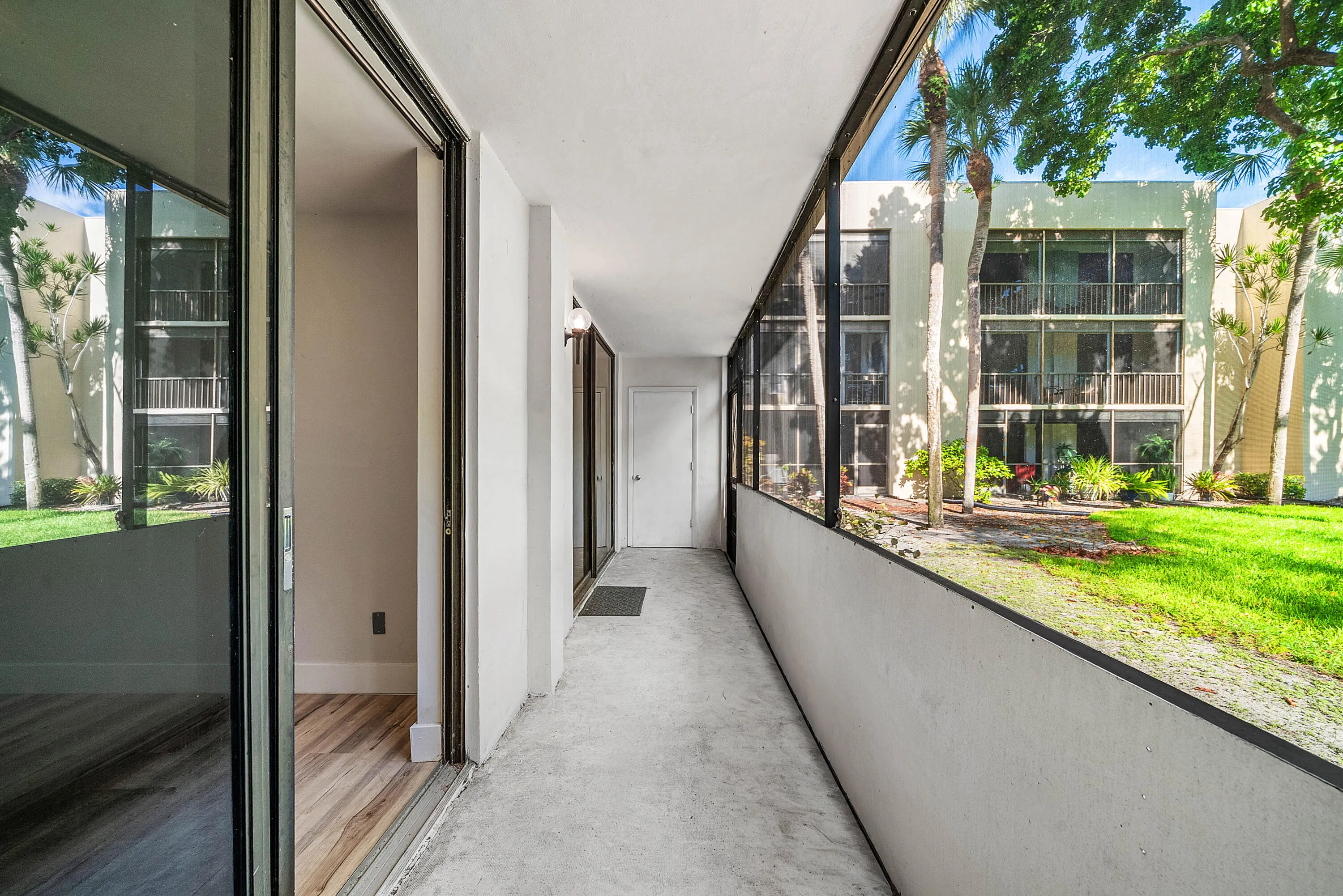 020-5190LasVerdesCircle-105-DelrayBeach-
