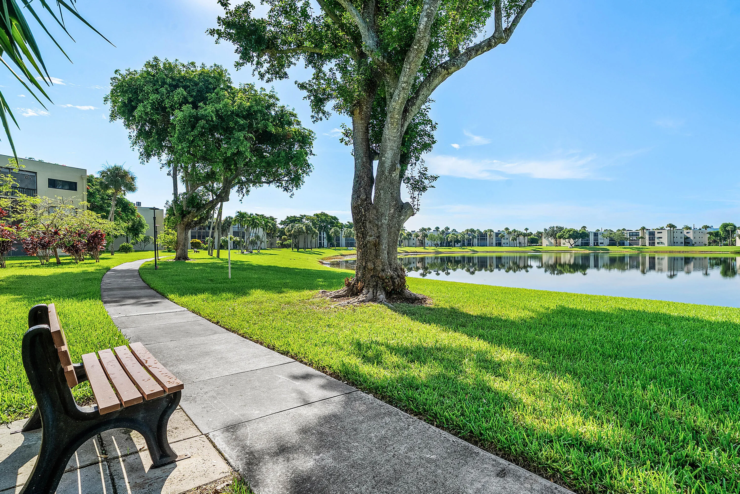 024-5190LasVerdesCircle-105-DelrayBeach-