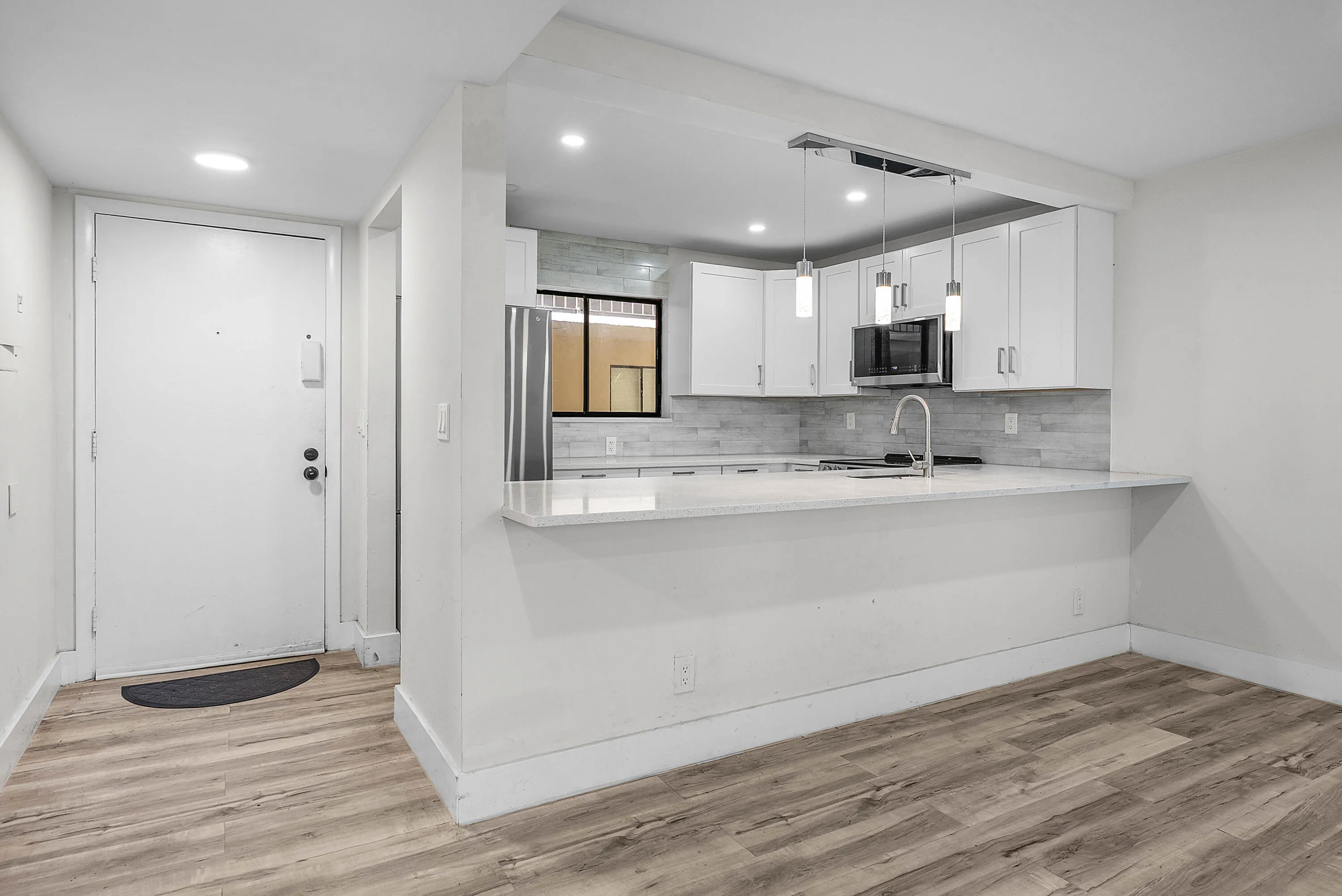 004-5190LasVerdesCircle-105-DelrayBeach-