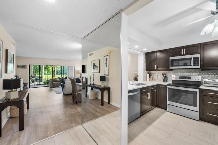 006-11223AspenGlenDrive-BoyntonBeach-FL-