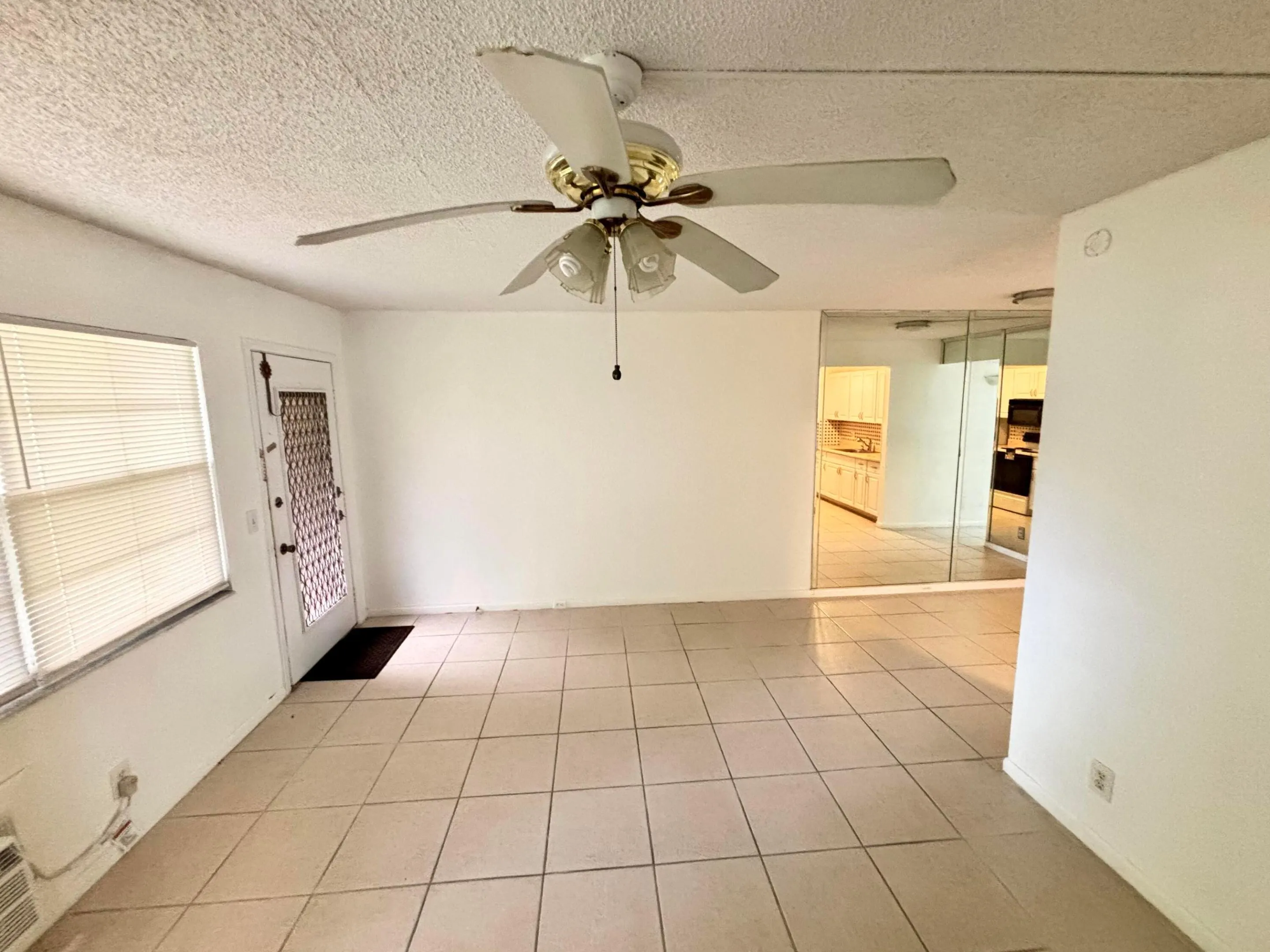 Living/dining room