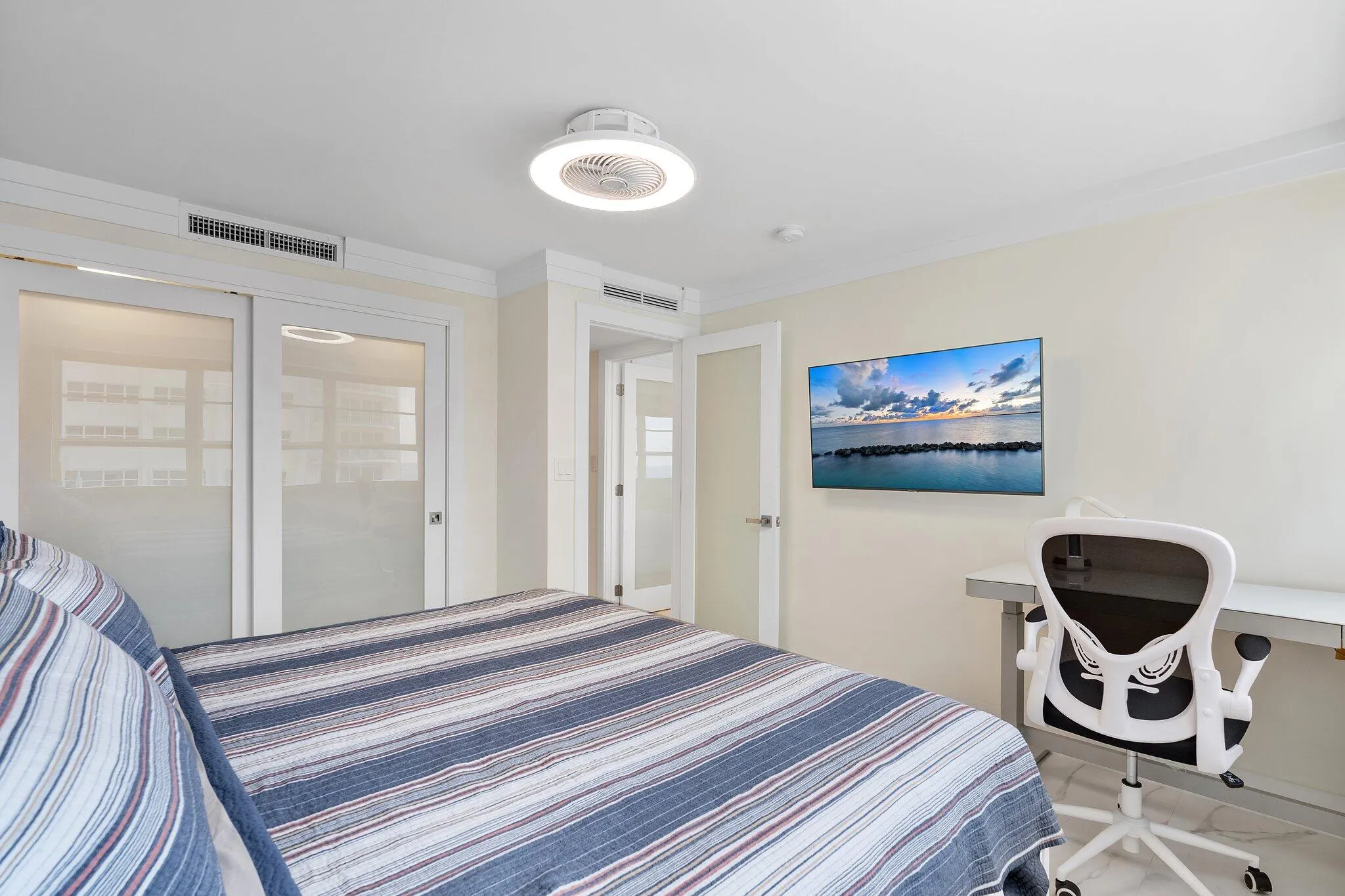 3430 Galt Ocean Dr apt 808_035