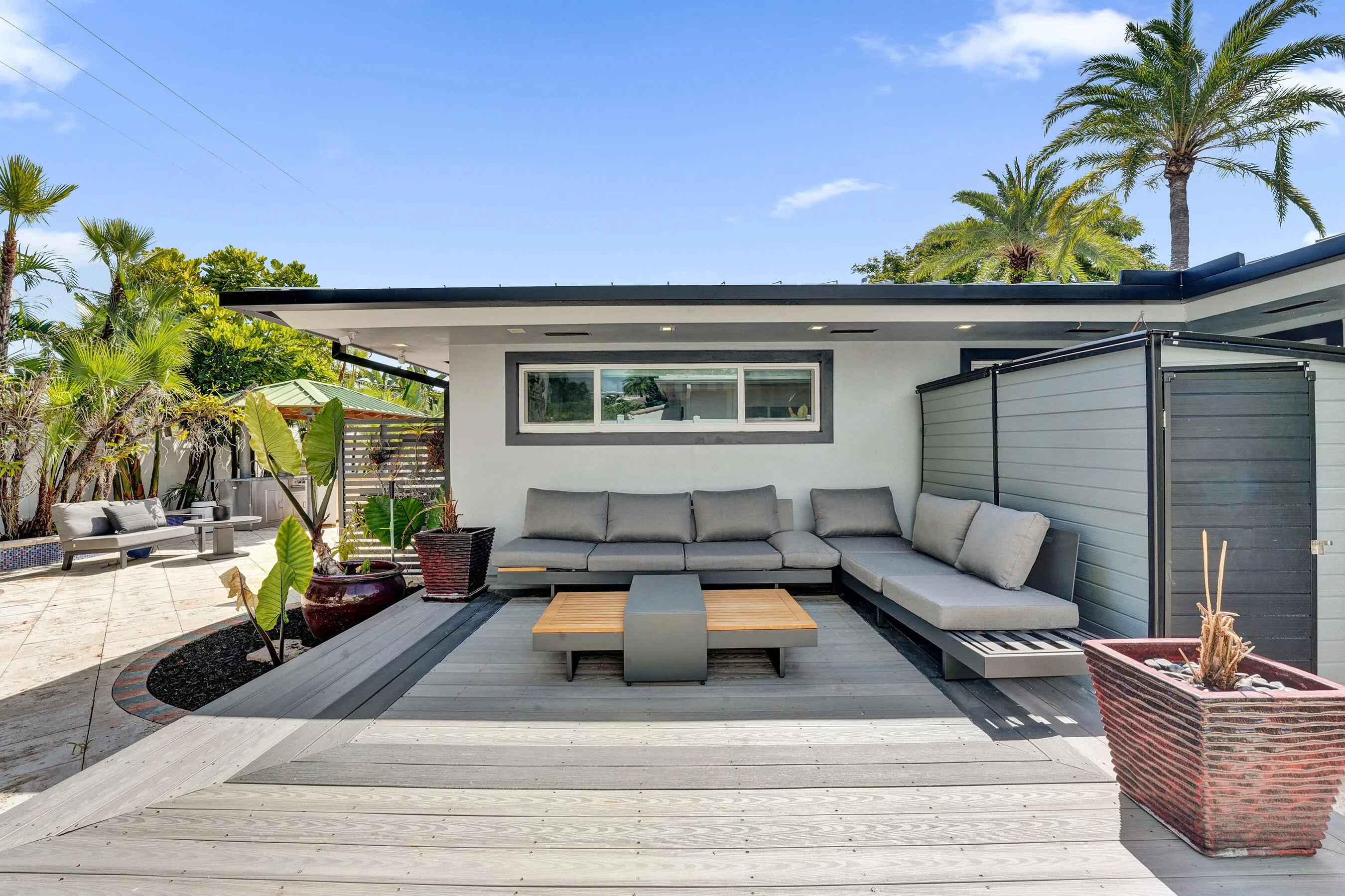 Side patio