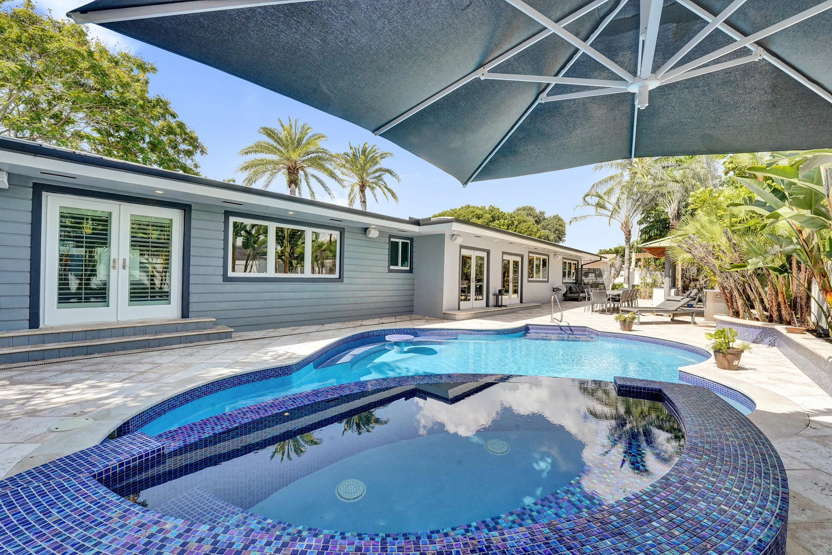 Pool/spa area