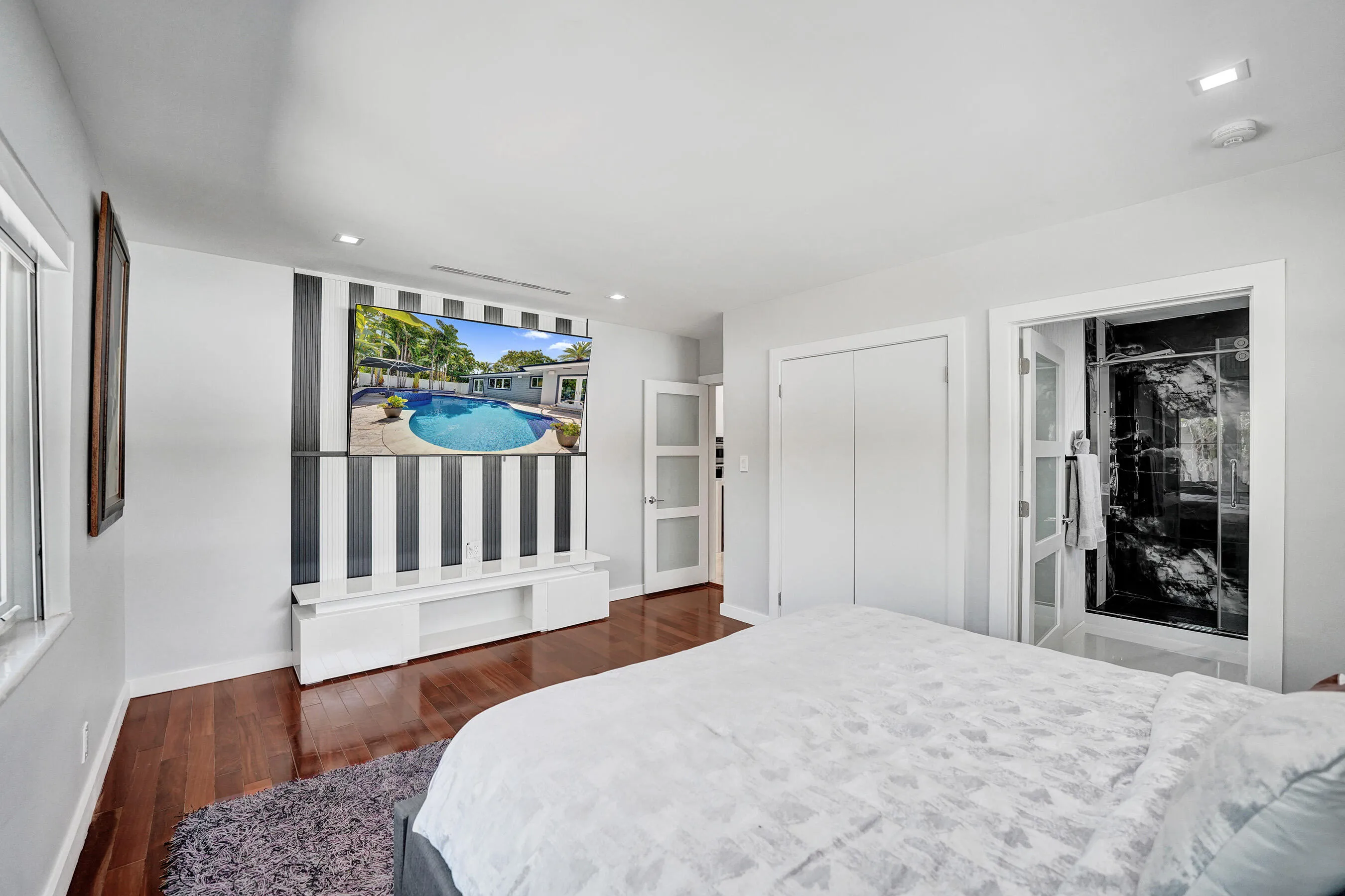 Guest bedroom #1