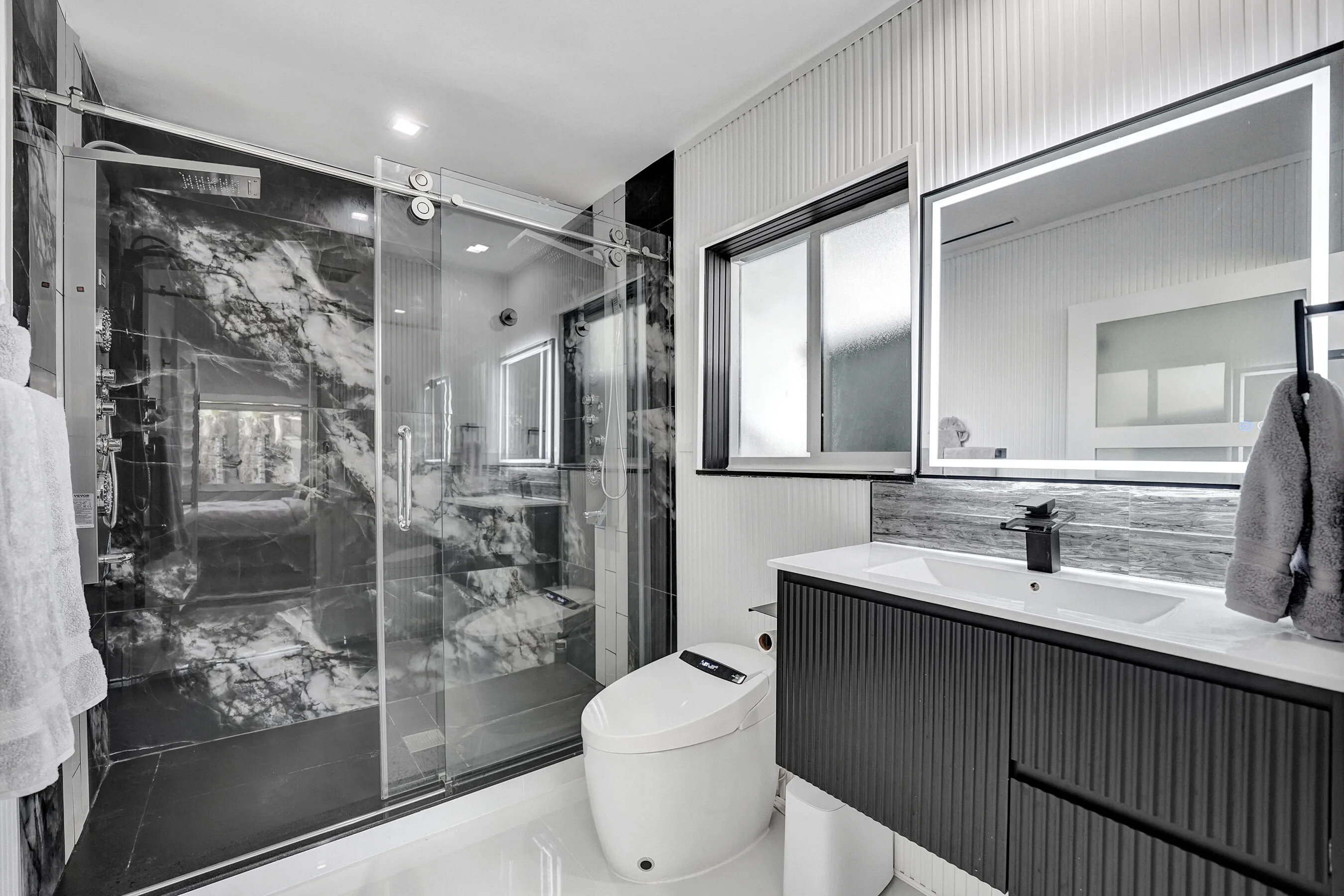 Bathroom #1 ensuite