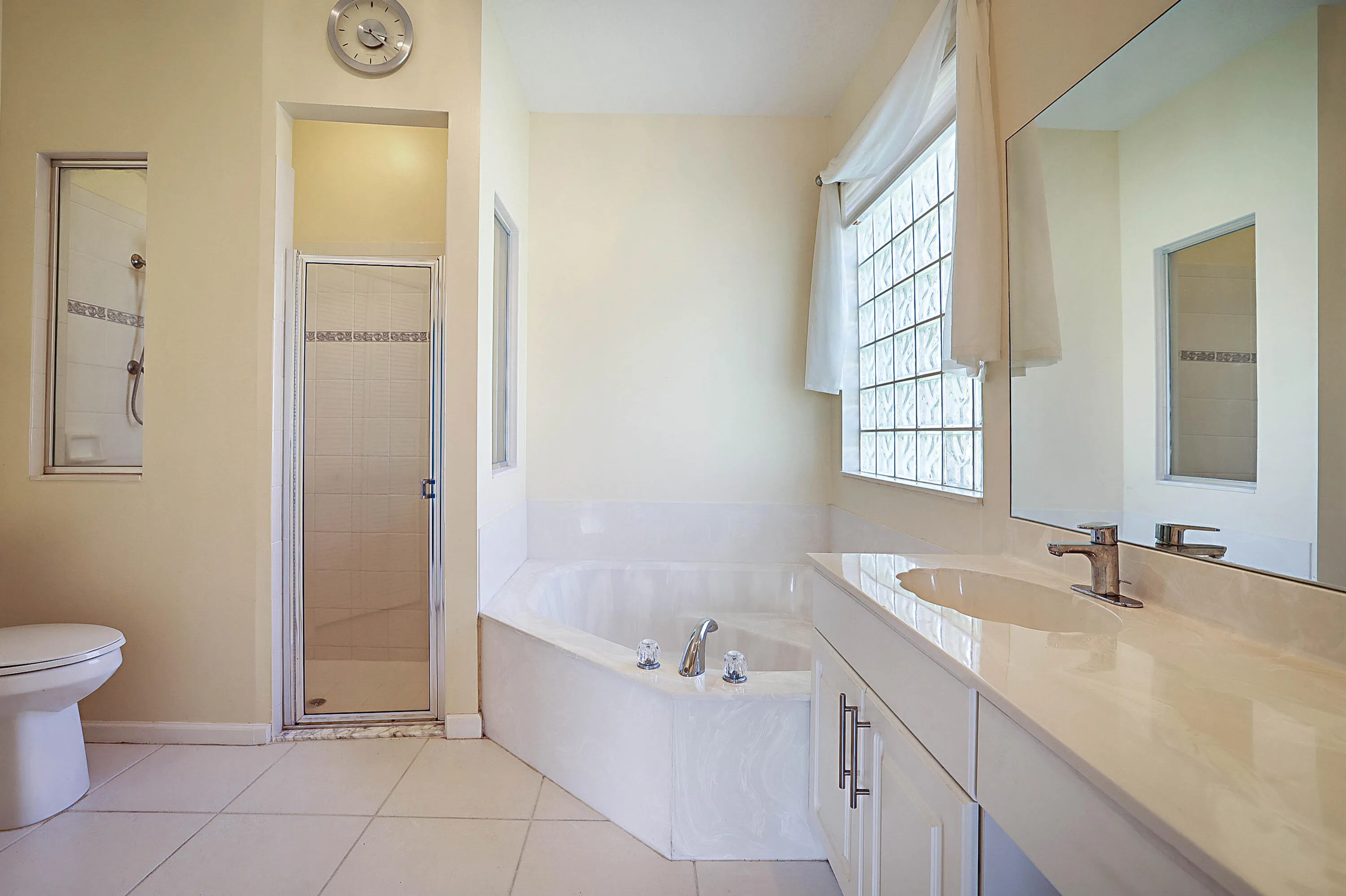 1422 Fairway Circle-26