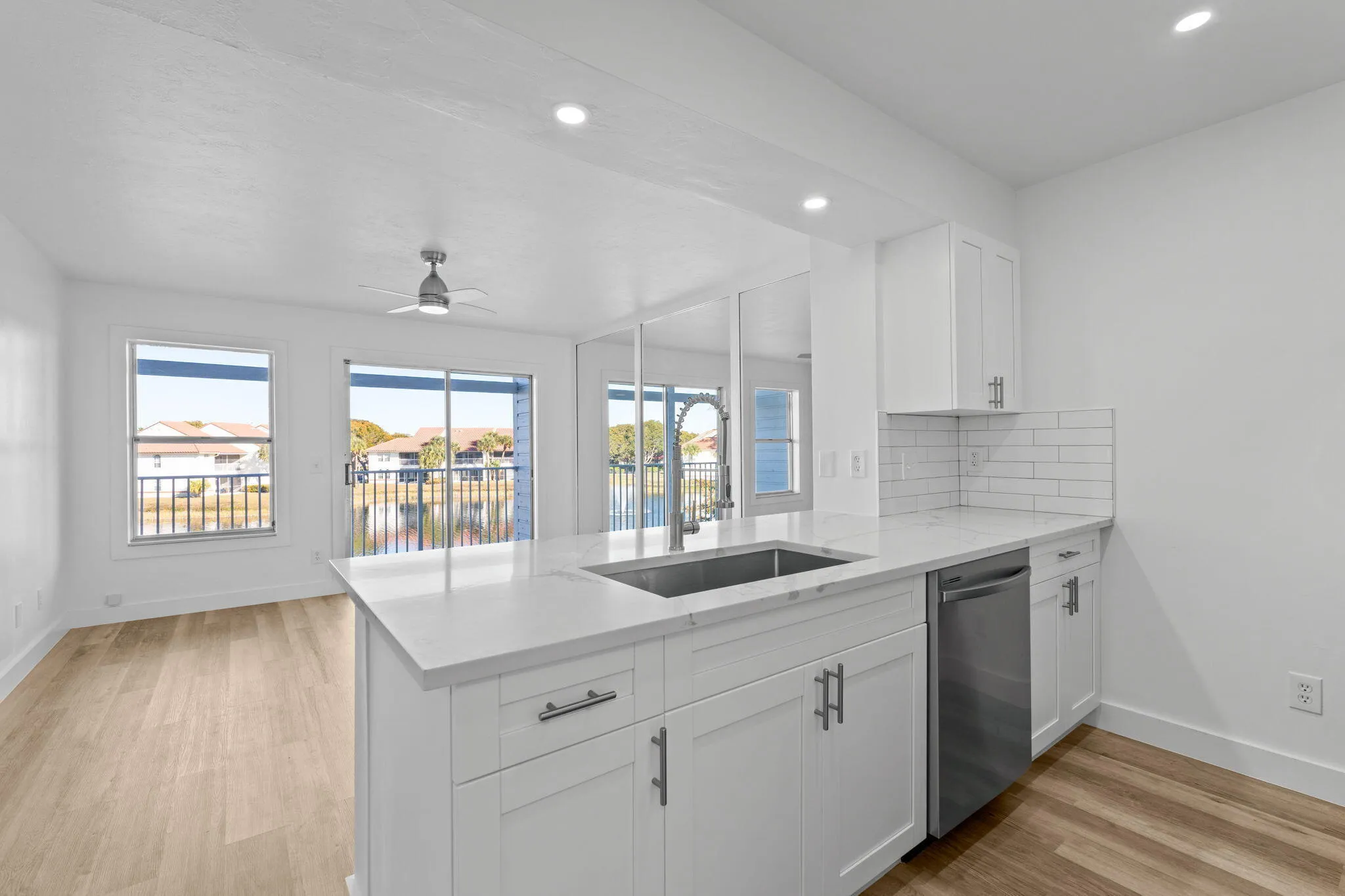 10-web-or-mls-A7405487