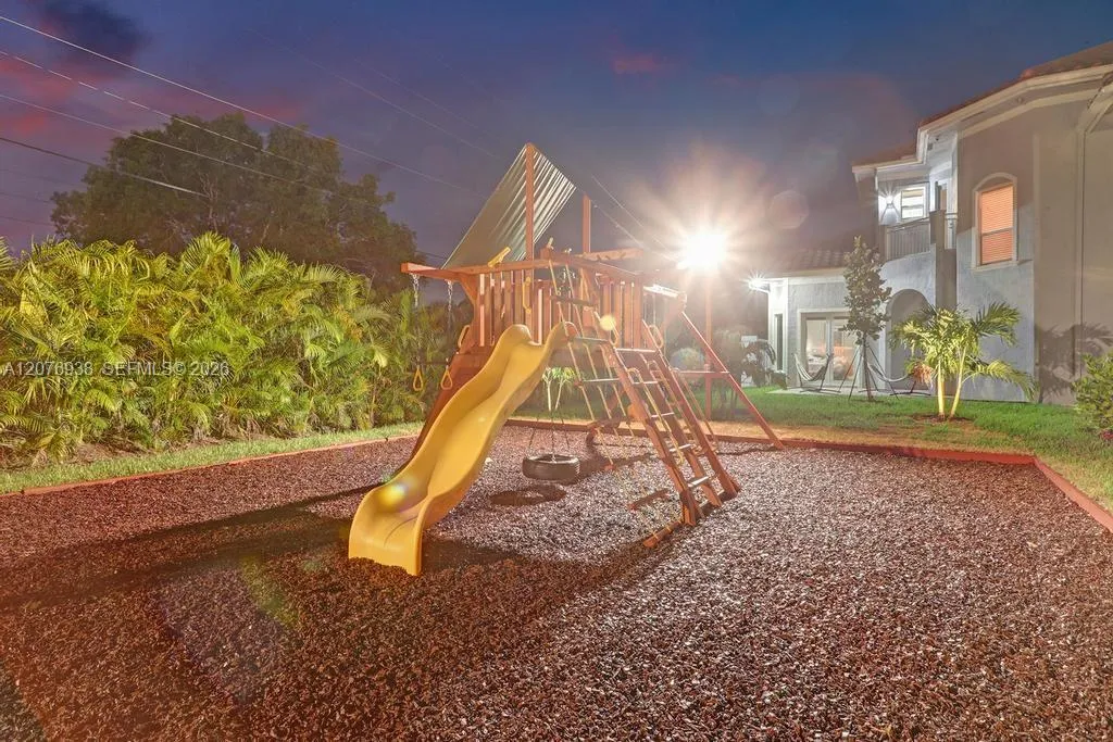 Property photo 37
