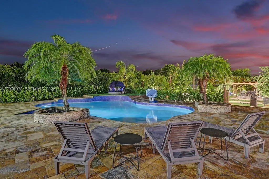 Property photo 30